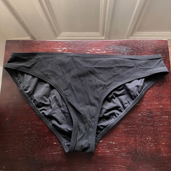 NEW SHAN BLACK BIKINI SET - Picture 9 of 16